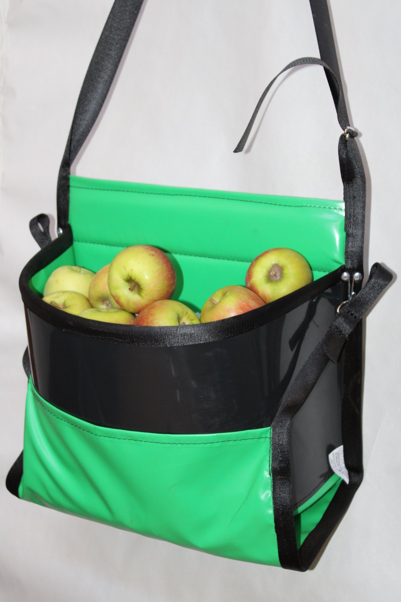 Agricultural Bag for Precise and Gentle Fruit Collection